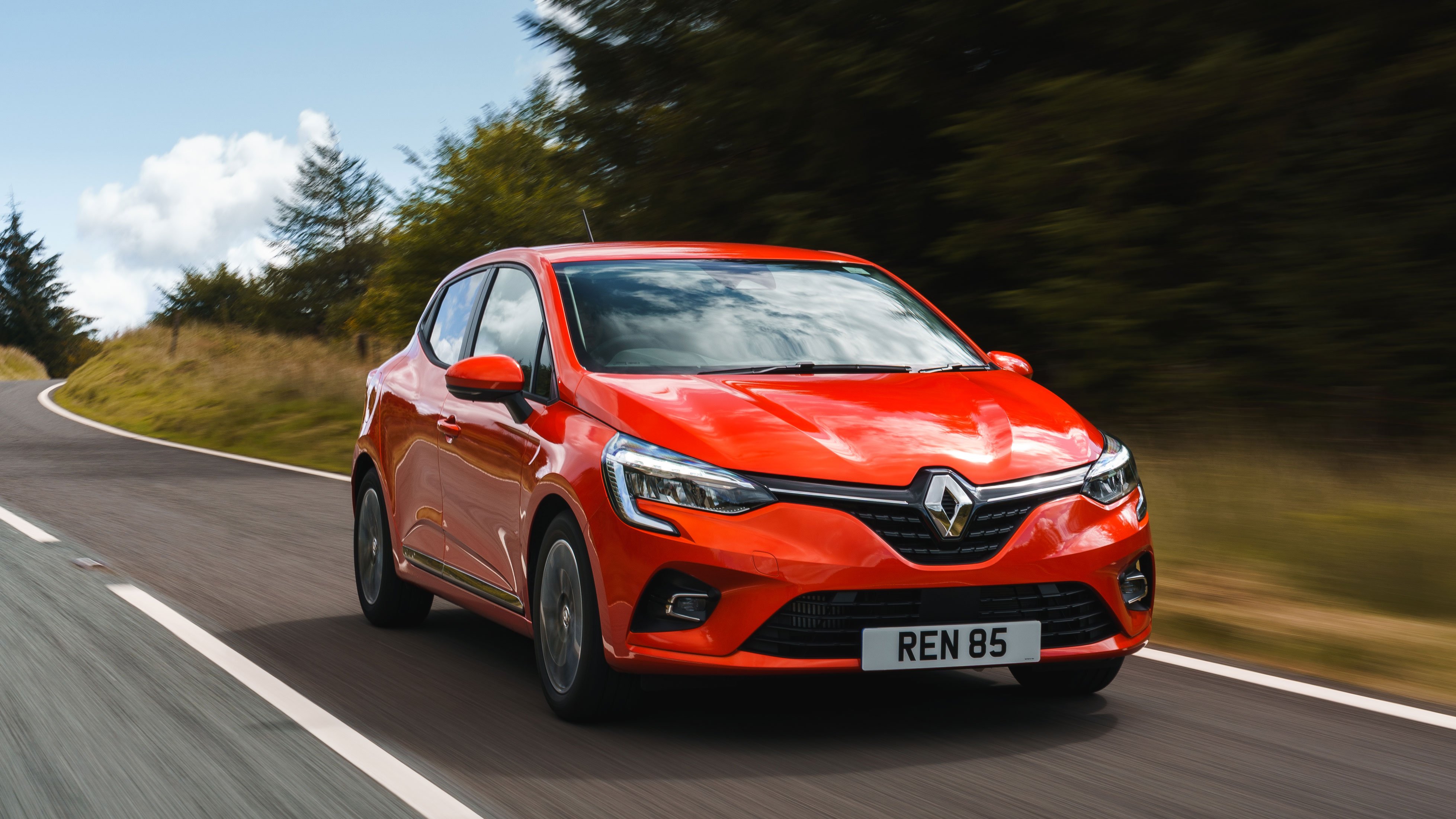 Renault Clio Hatchback (2019 ) review AutoTrader